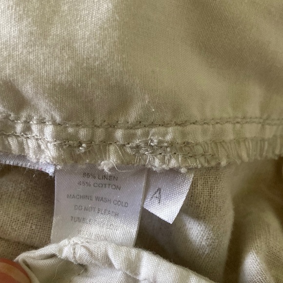 LOFT beige floral linen blend shorts, size 4. - Picture 7 of 7